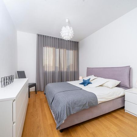 Cozy & Bright Apartment - W/ Balcony Udine Esterno foto