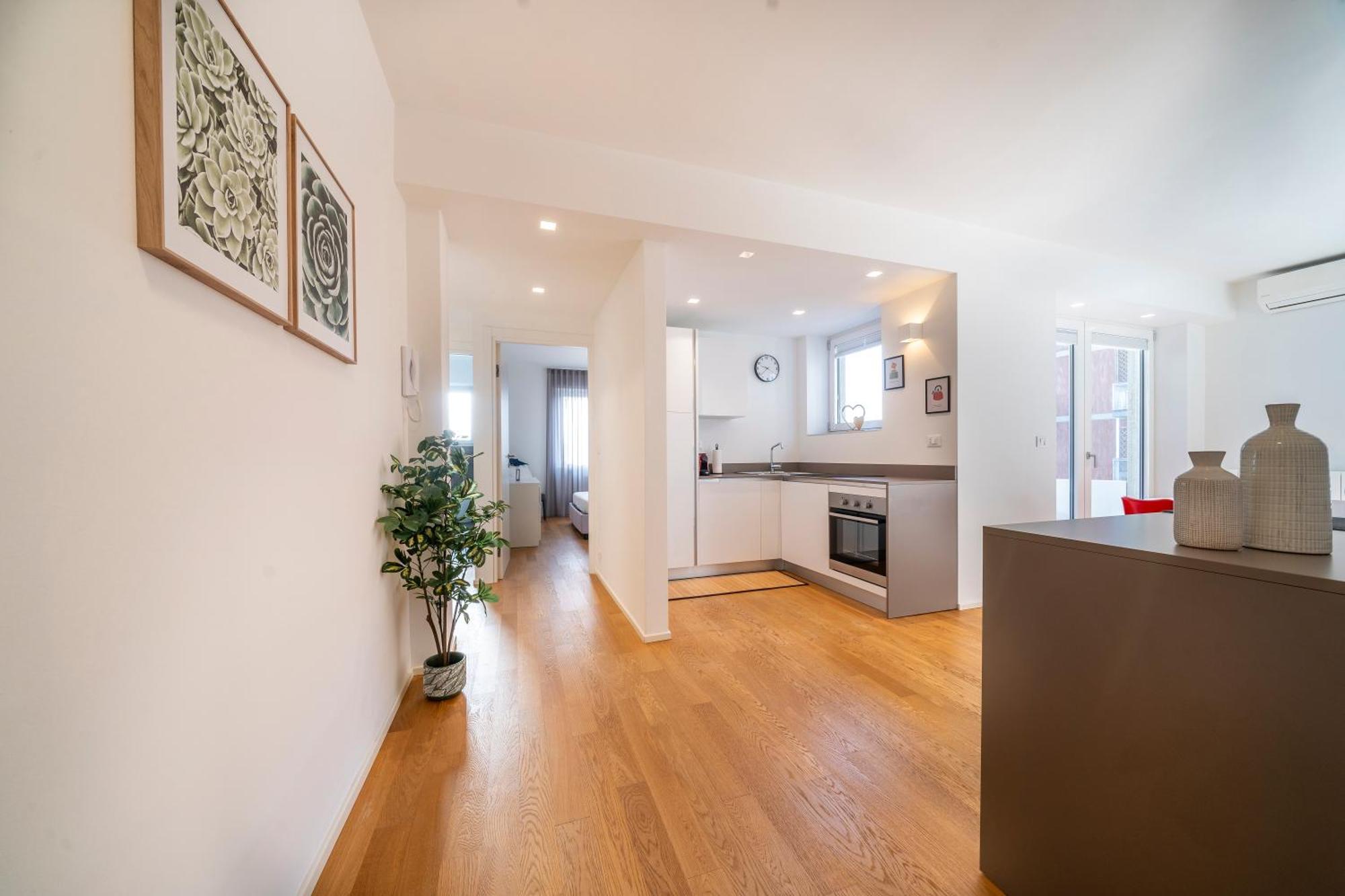 Cozy & Bright Apartment - W/ Balcony Udine Esterno foto