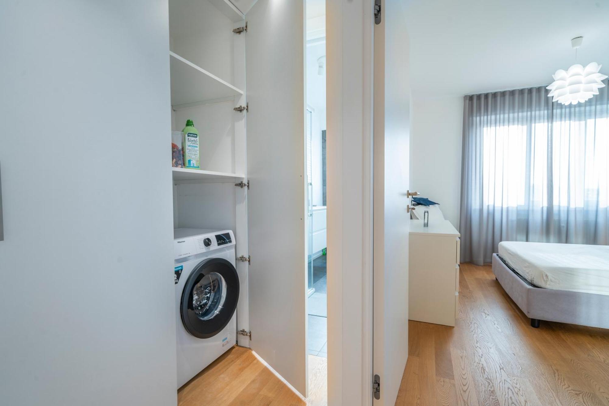 Cozy & Bright Apartment - W/ Balcony Udine Esterno foto